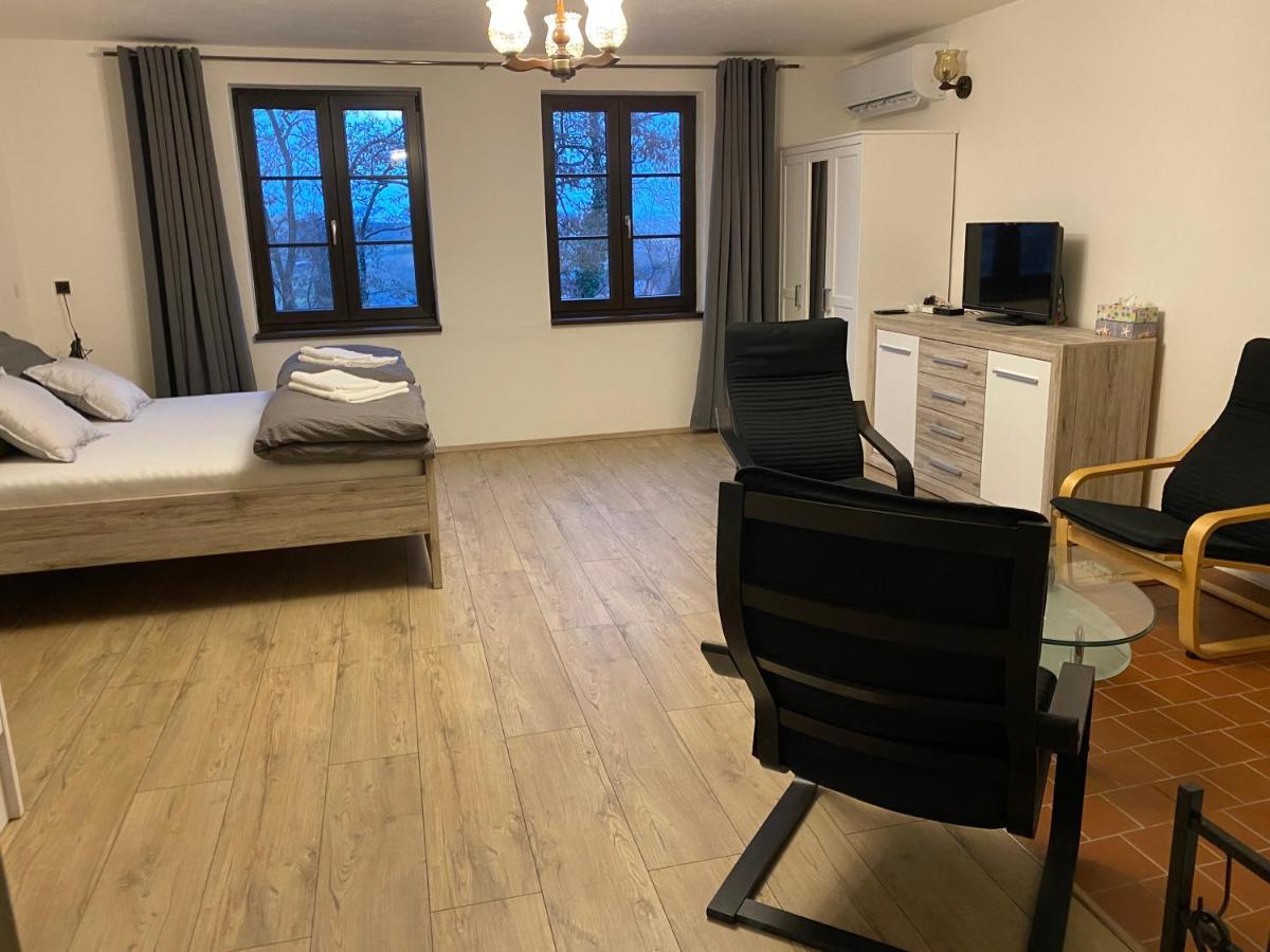 Apartman Pod Mandloni Starovice Экстерьер фото